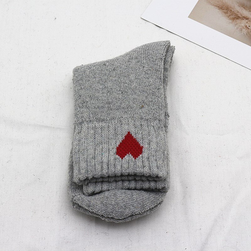 Kvinnors vinterförtjockade varma yllestrumpor med broderier hjärtformade retro kashmirstrumpor 5 par: S5