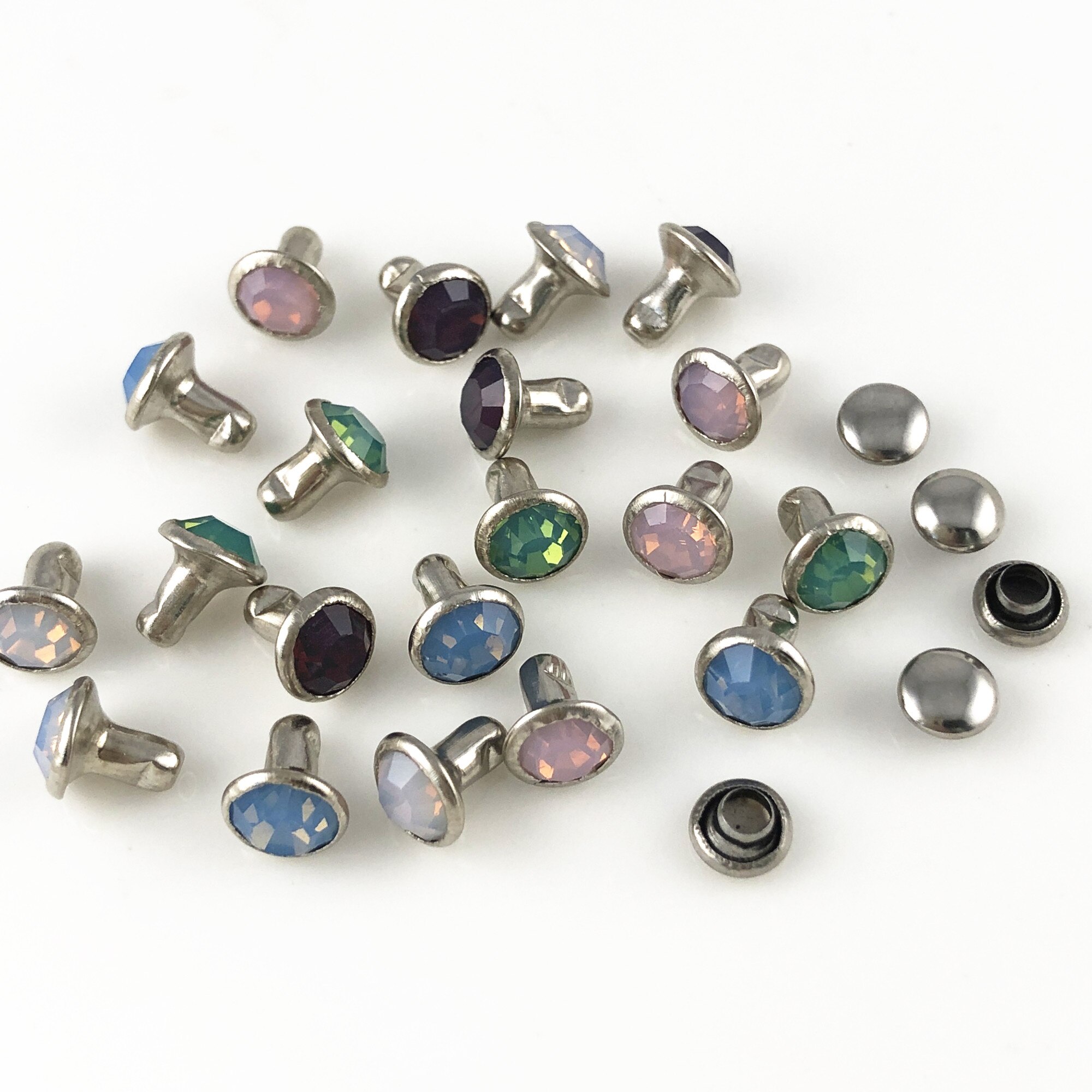 Yoranyo Cz + + Opal Crystal Klinknagels Gemengde Kleurrijke Opal Klinknagels Zilveren Studs Leren Craft Kledingstuk Punk Studs Fit Diy Maken