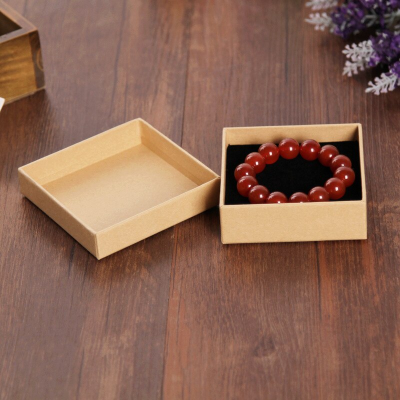 Multi Size Spot Kraft Papier Sieraden Verpakking & Display Box Earring & Ring & Armband Box Bruiloft Gunsten En Dozen: 8.5x8.5x3.5cm