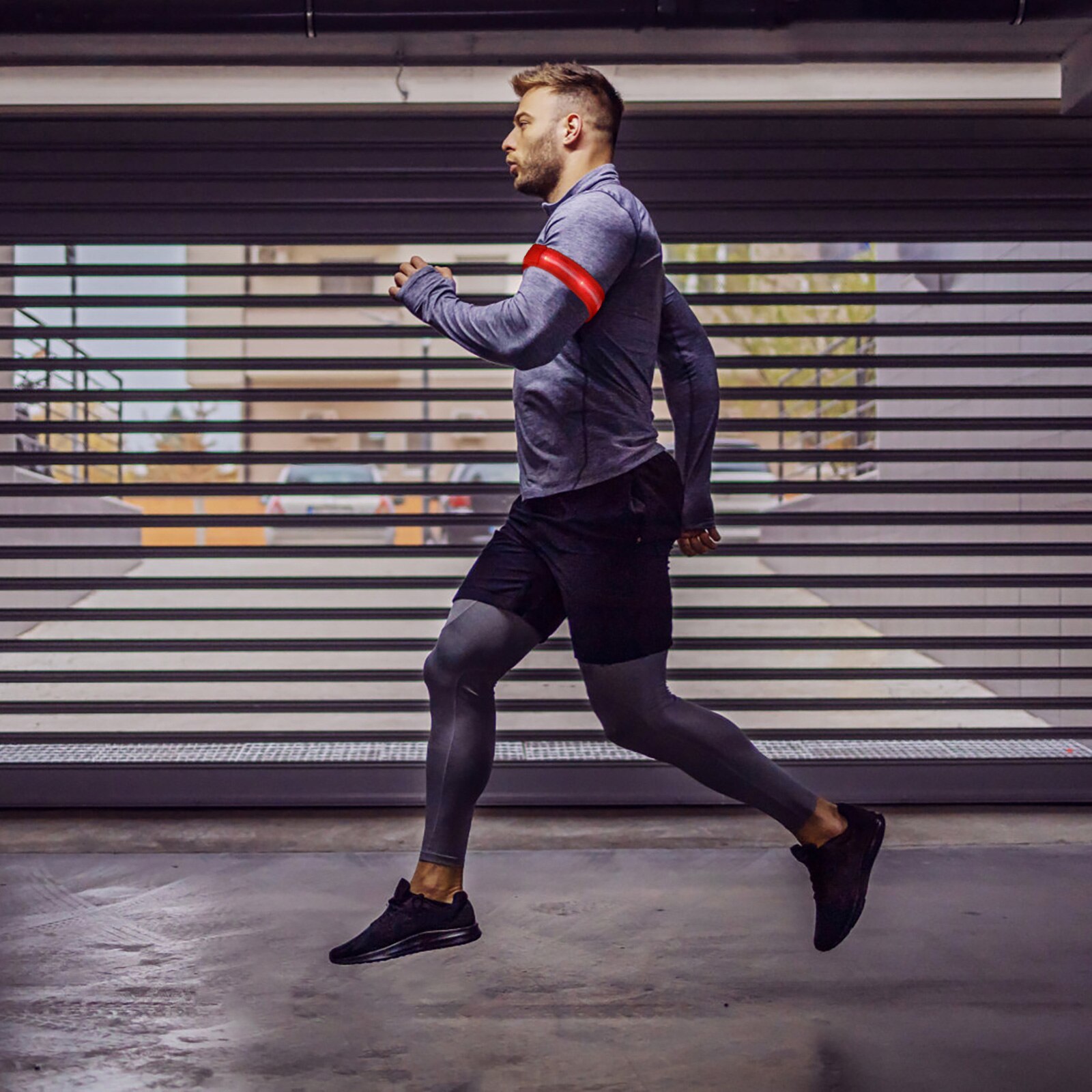 1Pc Luminous Arm Belt LED Glowing Bracelet Night Running Equipment Glowing Bracelet (Red)