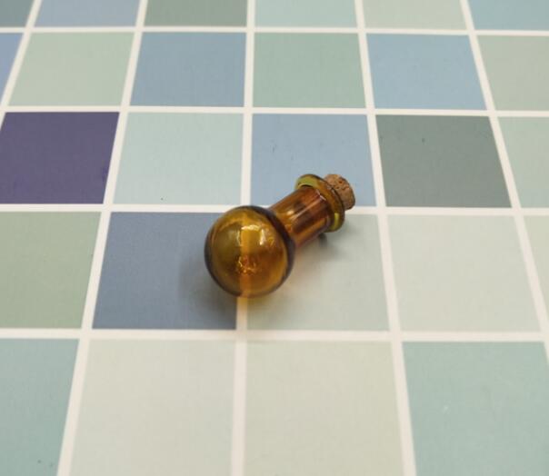10 stks/partij Mini Glazen 9 Kleuren Fles Flessen Model Leuke Lamp Vorm Flessen Met Kurk Kleine Tiny Glazen Potten flesjes Hanger: yellow