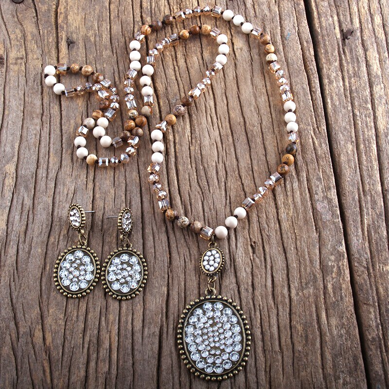 RH Boho Schmuck Set Semi Kostbare Stein & Glas Verknotet Pflastern Kristall Anhänger Halskette Ohrring Set Frauen: white