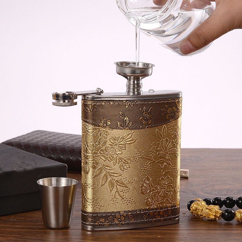 8 oz Stainless Steel Hip Flask set with Funnel 2 Wine Cups Groomsmen Luxury Men set Wisky Bottle for Alcohol Leather Flask