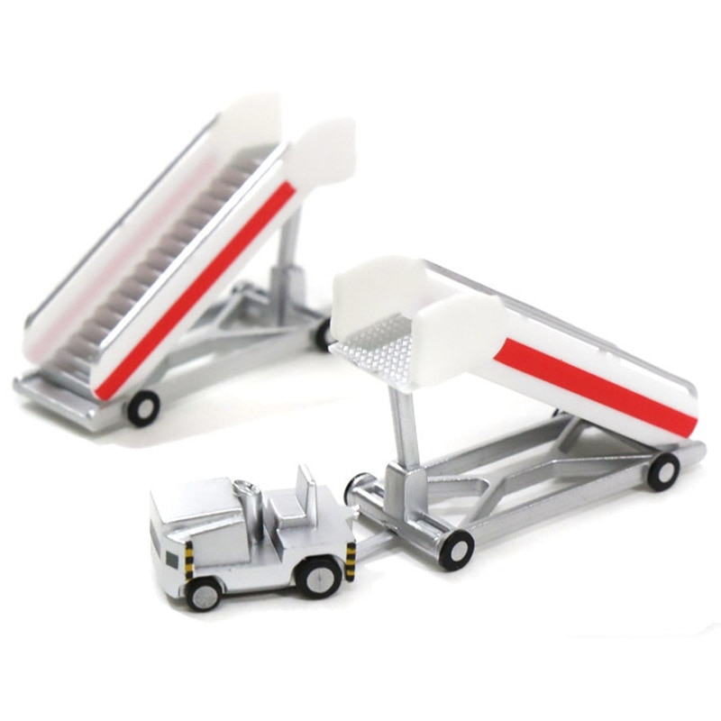 1: 200 Scale Airport Scene Passenger Boarding Airliner Bridge Stairs Tractor Model Aircraft Plane Toy Accessories Parts display