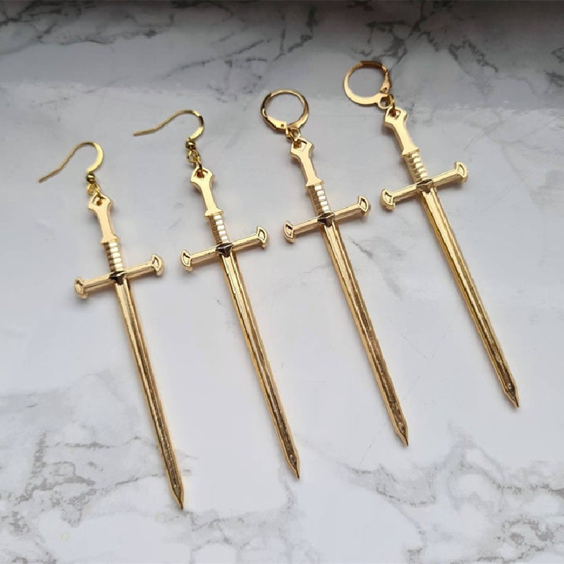 Pendientes de espadas góticas de Color dorado, Tarot Medieval gótico largo, declaración alternativa vikinga, para hombres y mujeres, joyería mística