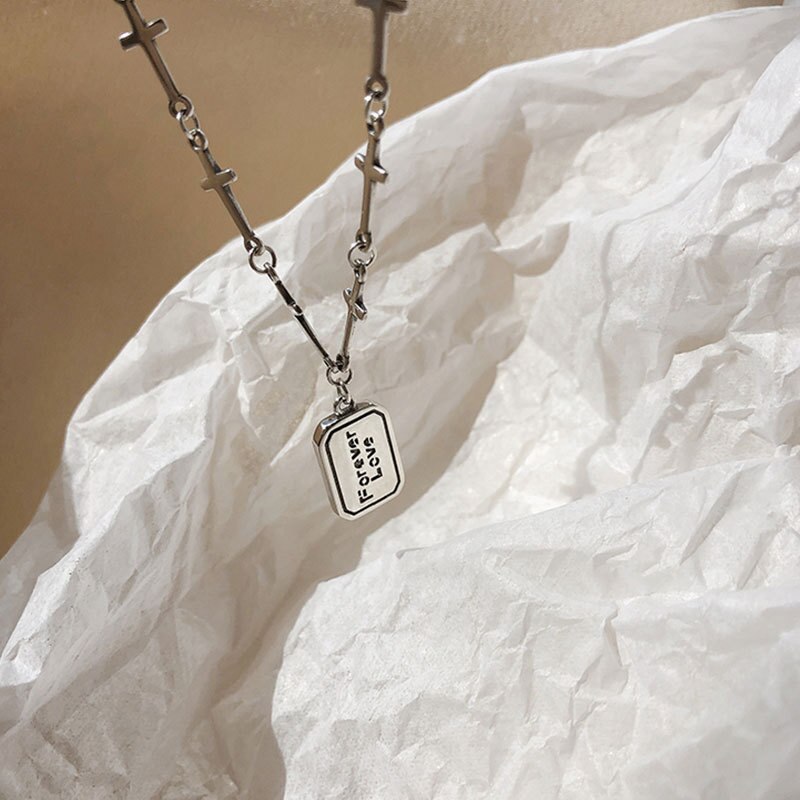 S925 sterlingsølv halskæde til kvinder kryds retro bogstav lette luksus kravehalskæde smykker: Sort