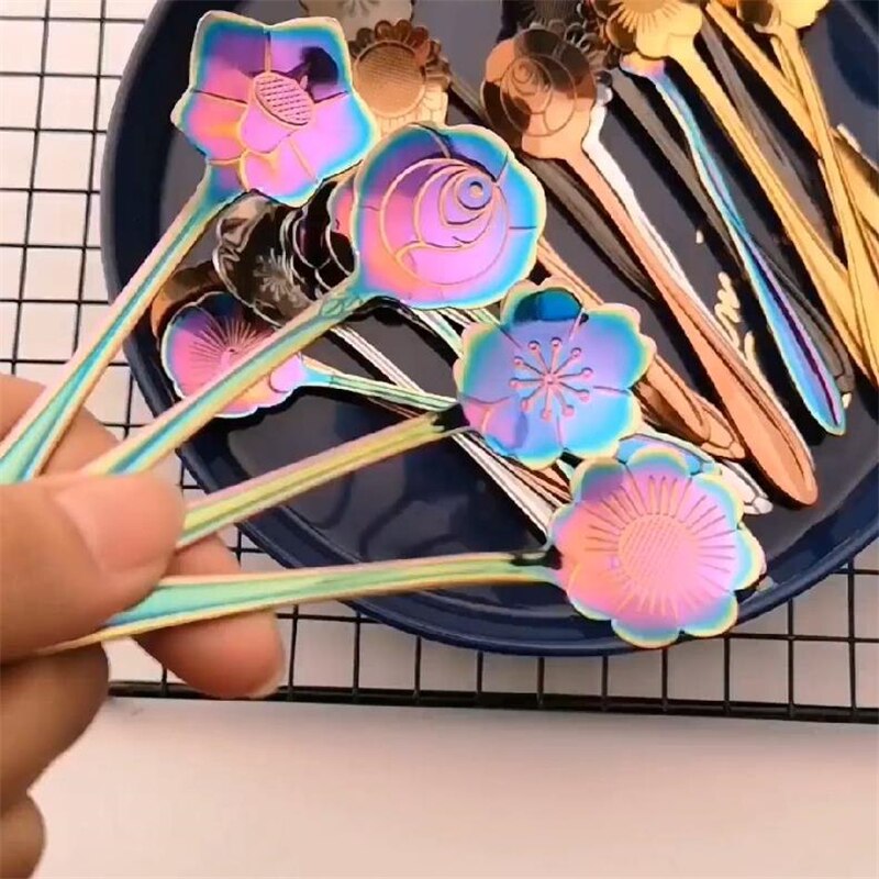 8Pcs/Set Flowers Gold Spoon Long Handle Dessert Tea Coffee Mixing Spoon Stainless Steel Vintage Teaspoons Drink Tableware