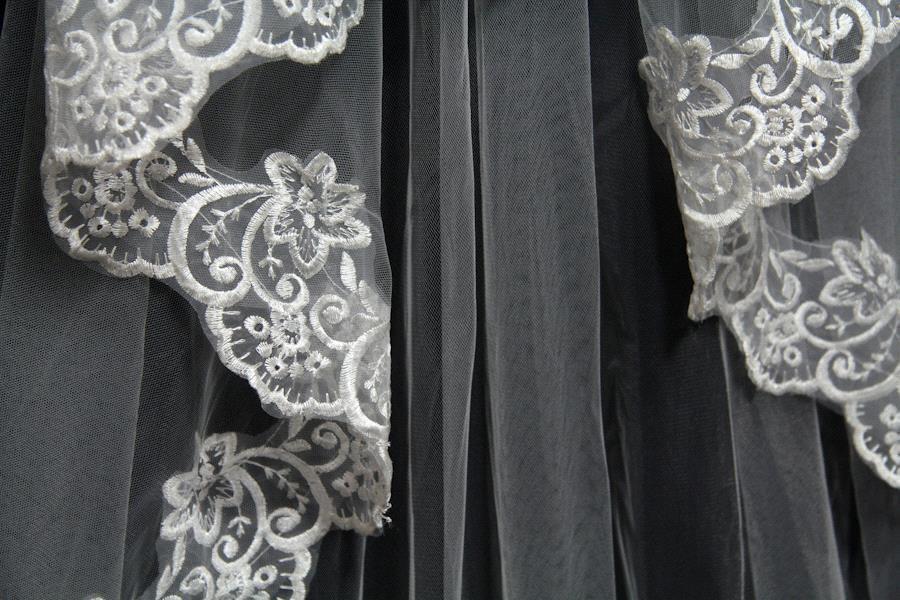 Une couche dentelle bord cathédrale longue mariage voile avec peigne accessoires de mariée pas cher blanc ivoire mariée Welon