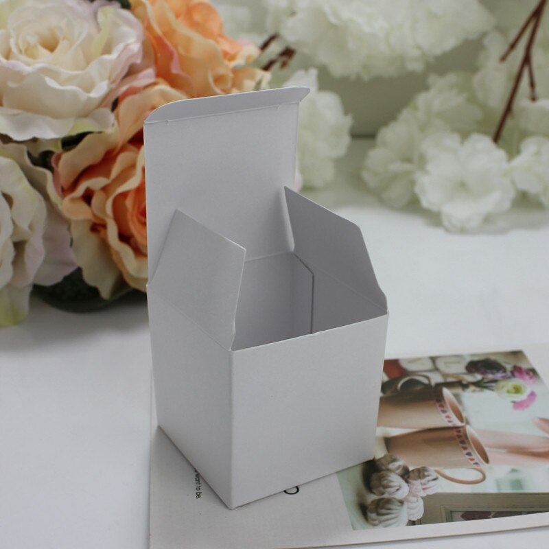 10 Uds pequeño cuadrado de papel Kraft caramelo caja de boda dulces bolsas porta de de boda cajas de papel envoltorio para Chocolate: white square