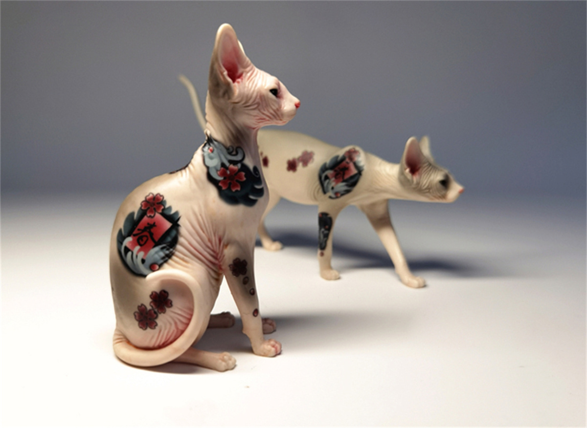 JxK 1:6 Scale Tattoo Canadian Hairless Cat Pet Sphynx Healing Figure Felidae Animal Collector Toy Resin Desktop Decoration