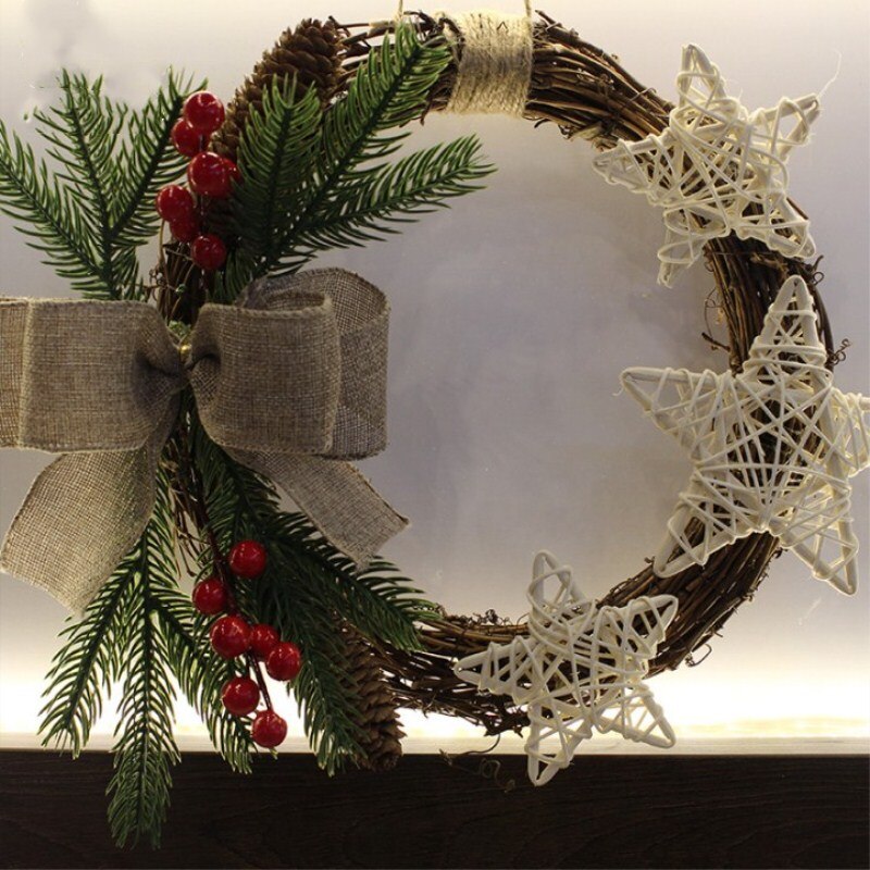 Kerstkrans rotan ring ornamenten handgemaakte vintage fotografische rekwisieten geplaatst