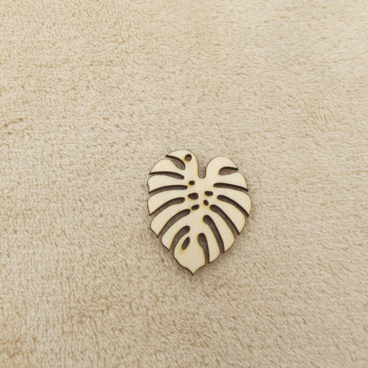 Ufærdigt træ monstera bladformer monstera træ pin pin emner til diy smykker øreringe maling.