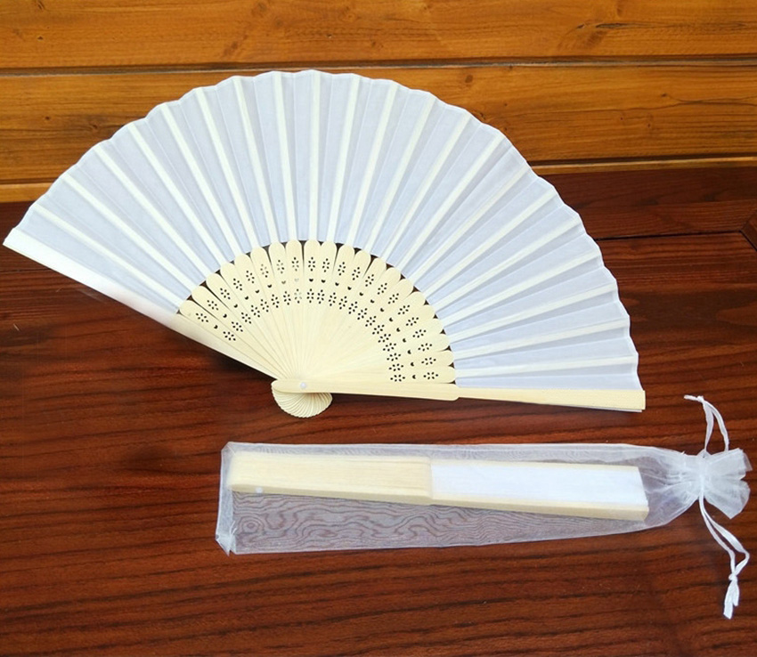 24 stk/parti hvid folde silke håndventilator med taske bryllup &amp; parti 21cm