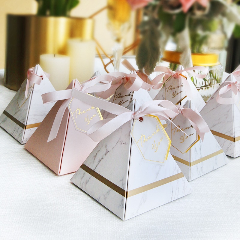 50pcs/100pcs Pyramid Style Candy Box Chocolate Box Wedding Favors Boxes With THANKS Card & Ribbon Party Supplies