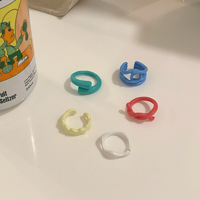 AOMU Neue Korea Stil Einfache Süße Süssigkeit Farbe Acryl Harz verdrehte Ring Unregelmäßige Geometrische Offene Ringe für Frauen