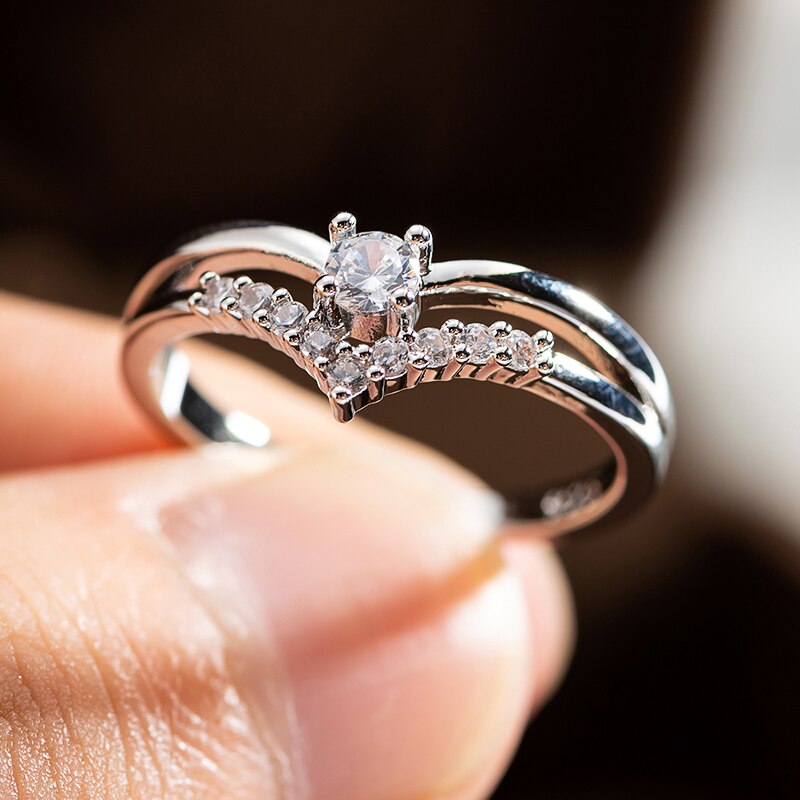 Frauen Ring Silber Farbe Cubic Zirkon Engagement Klassische Ringe für Frauen Elegante Einfache Rhainstone Ring Schmuck