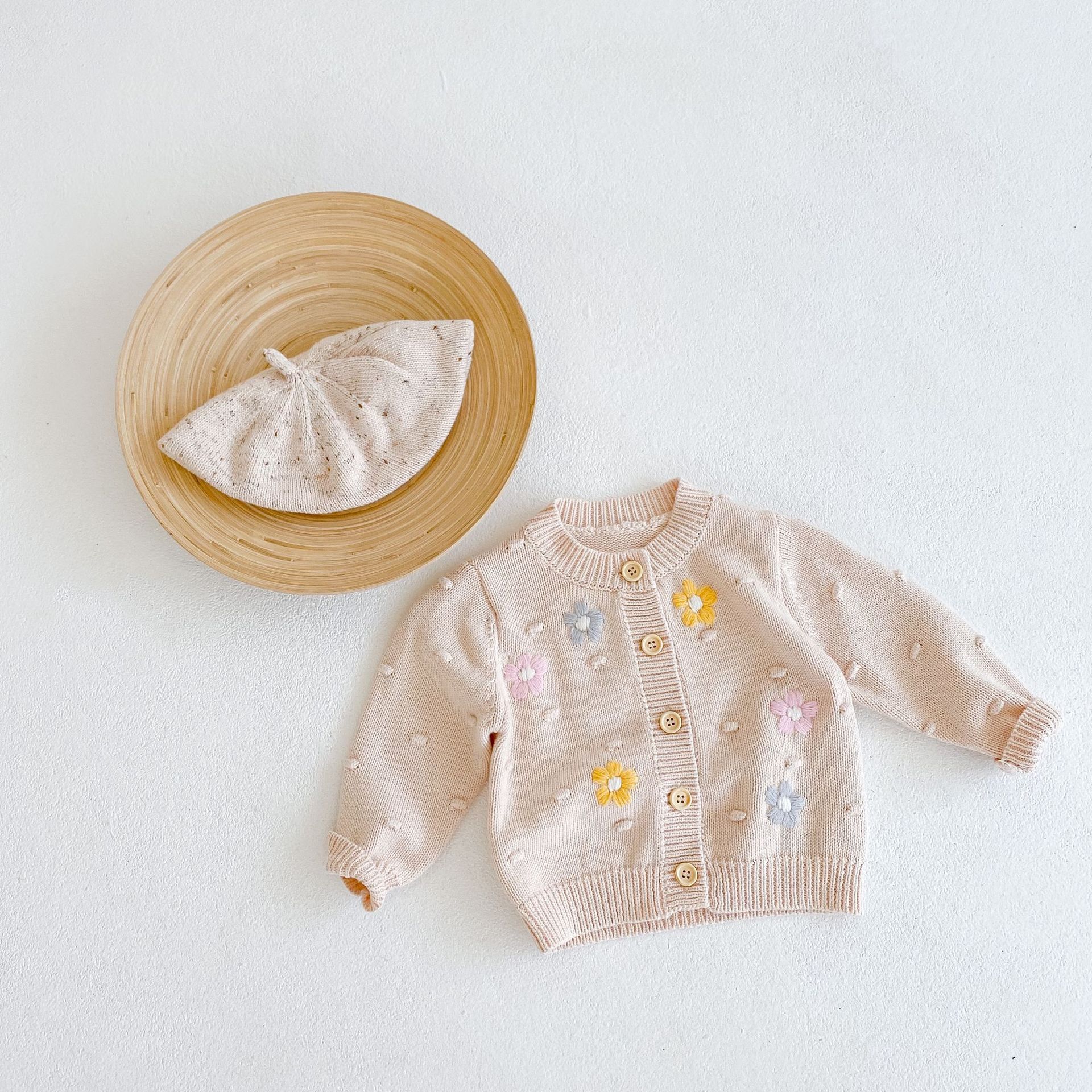 2022 all&#39;ingrosso autunno abbigliamento per bambini neonato filato di cotone lavorato a maglia fiore fatto a mano punteggiato manica lunga cardigan cappotto ragazza