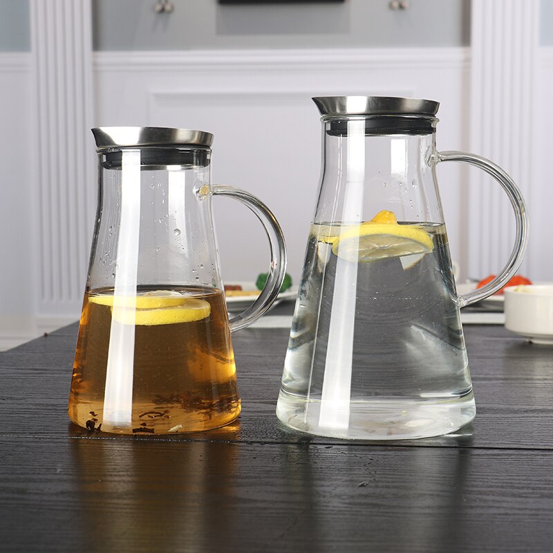 Heat resistant borosilicate glass pitcher for ice, beverage, drinks and teas 2 sized choice with stainless steel lip