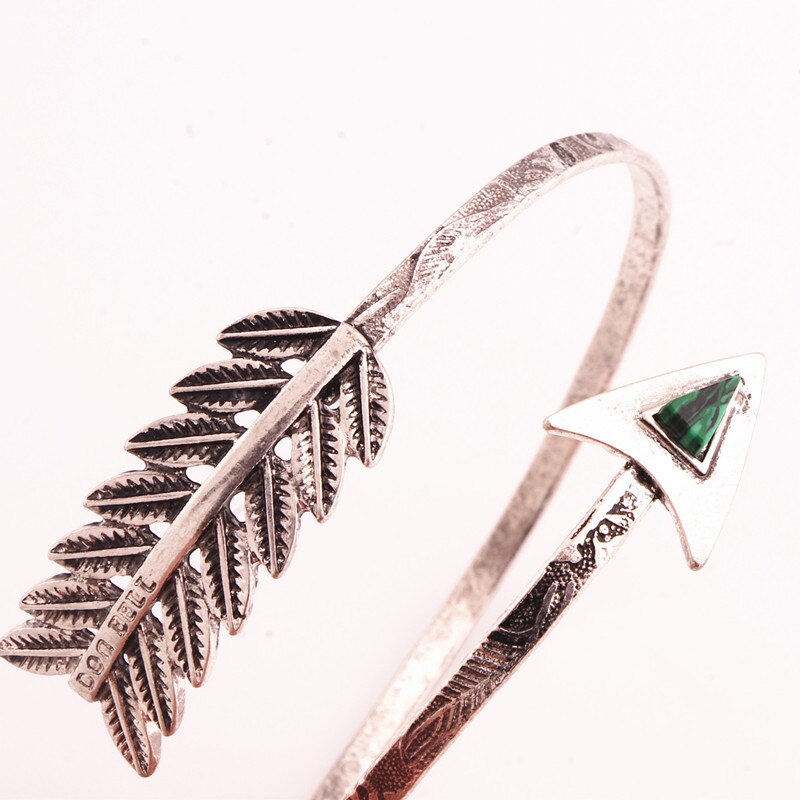 Pulseiras e braceletes abertos vintage para mulheres, bracelete retrô banhado a prata, ajustável, estilo seta, 2016