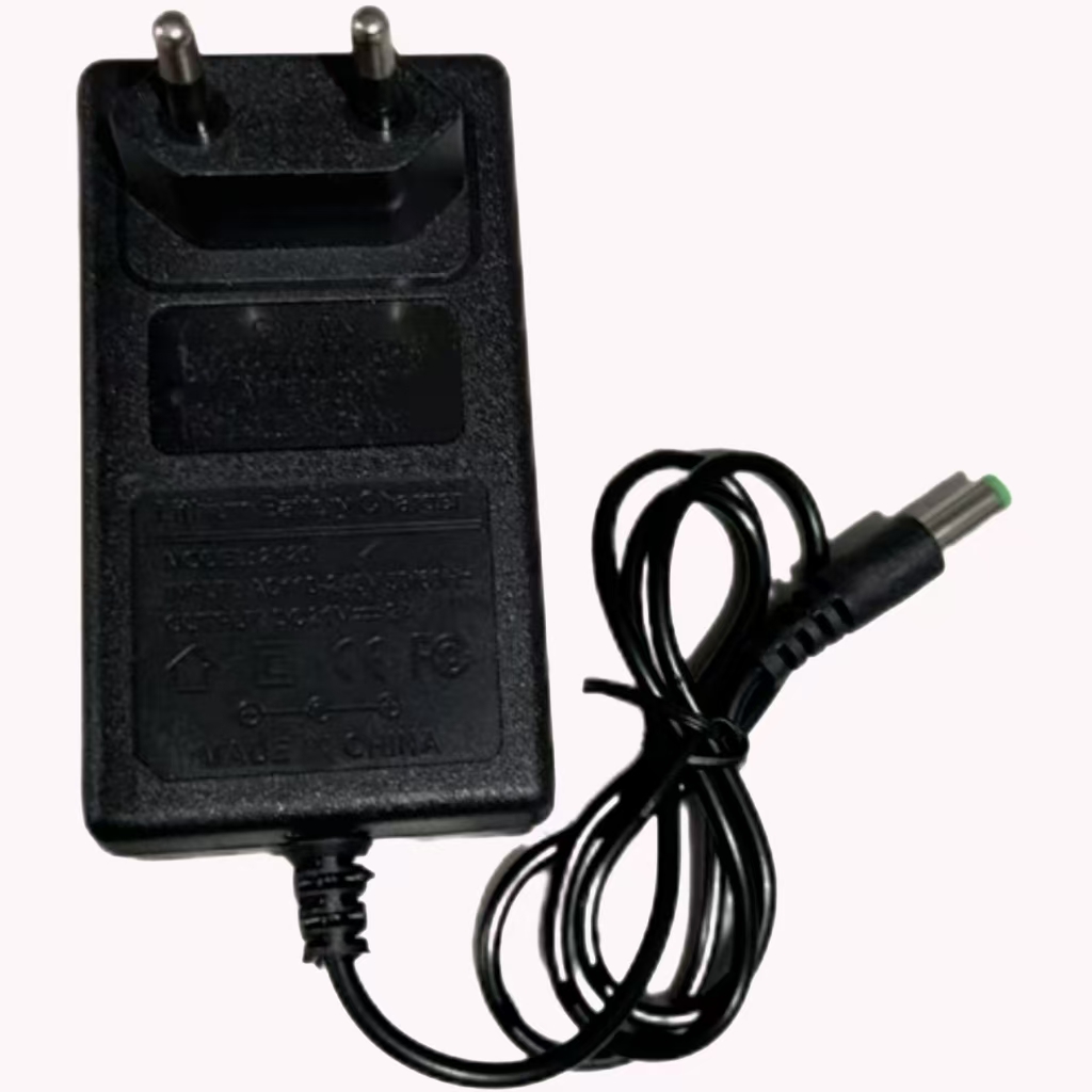 16,8 V Universal-Lithiumbatterie für Elektrowerkzeuge, Elektroschrauber und Bohrmaschinen, 16,8 V 4,0 Ah, Multifunktionsbatterie: Silber