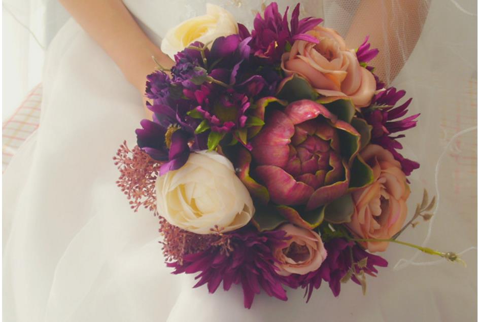 Sexemara lilla, grøn post kød plante bryllup buketter brud holder blomst vandfald hånd blomst bryllup buket: Foto