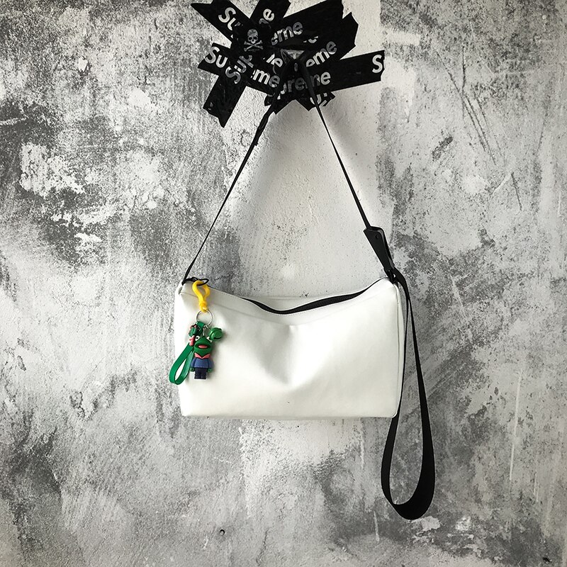 Messenger Bag Couple Japanese Brand Female Bag Shoulder Bag Ins Personality Hip-hop Shoulder Bag Casual All-match Bag: white-frog