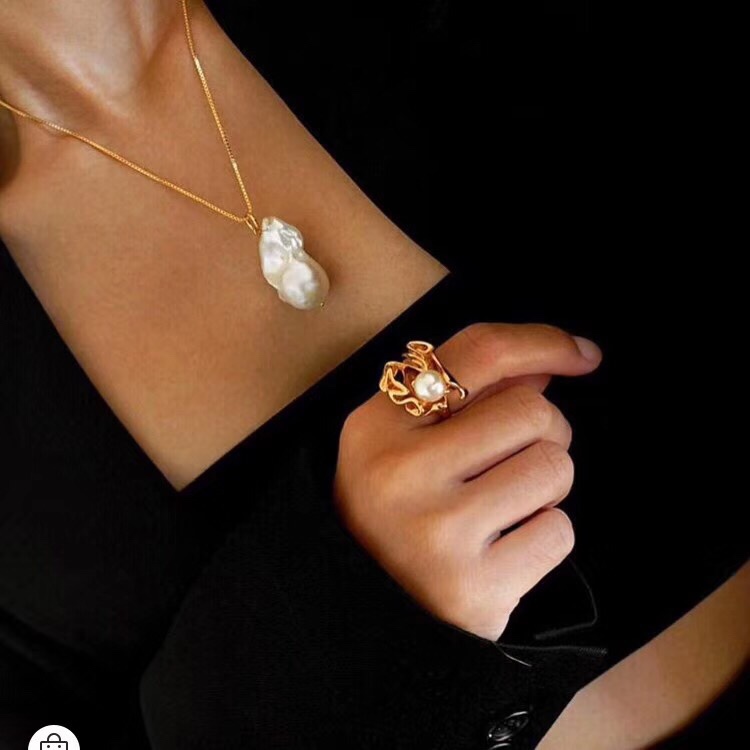 HUANZHI Neue Barock Gold Metall Unregelmäßigen Nachahmung Perlen Kette Halskette Für Frauen Mädchen Partei Schmuck