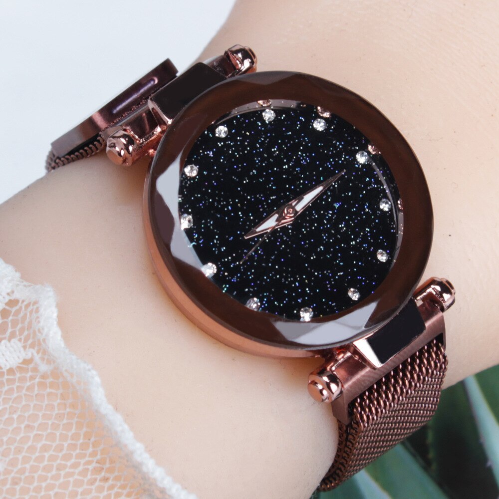 Online verkoop van beroemdheden, dameshorloge met ster en diamanten in lui magnetische gesp: Koffie