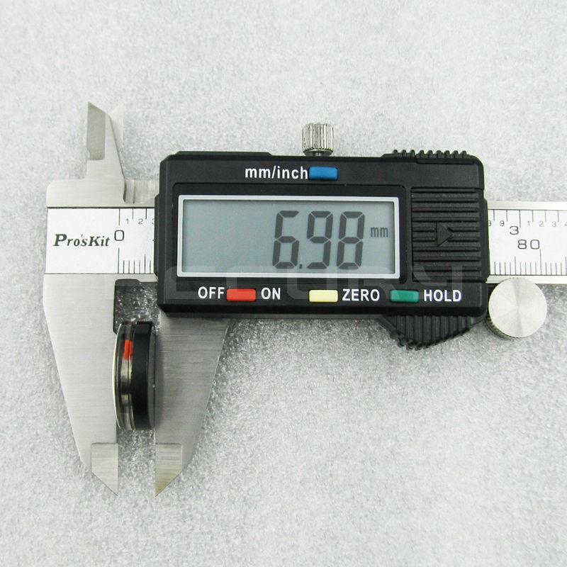 Mini Thermometer Plastic Pointer Round Degrees Indoor and Outdoor Household