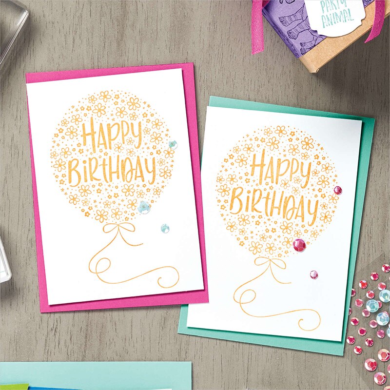 Vier een gelukkige verjaardag met ballonstrik, transparante stempelsets en metalen snijmallen met woorden, scrapbooking voor knutselen, kaarten maken