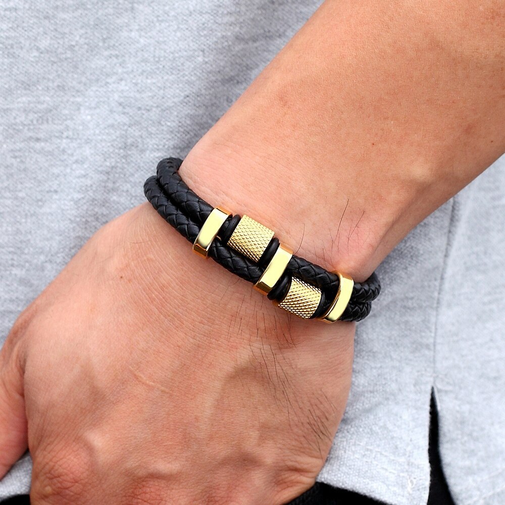 Herrenarmband aus edelstahl und leder mit unregelmäßigem aufbringen, individuell gestaltbar in 3 farben, klassisch, für attraktive jungen zum geburtstag
