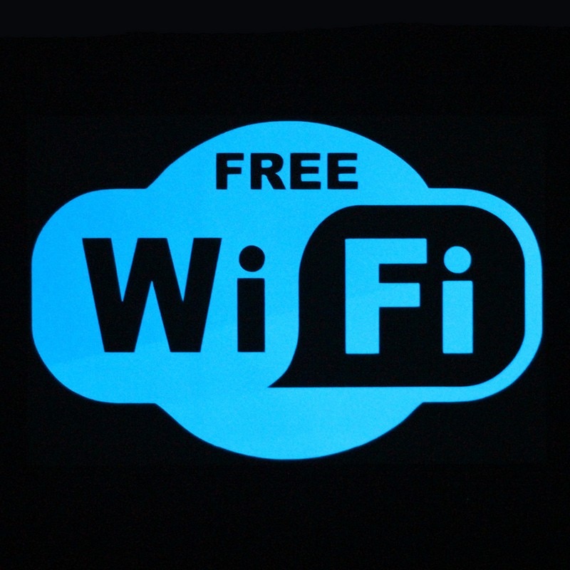 Free Wifi Inside Sign Luminous Sticker Glow in the Dark Wall Sticker Restaurant Hotel Store Shop Coffee House Window Decoration