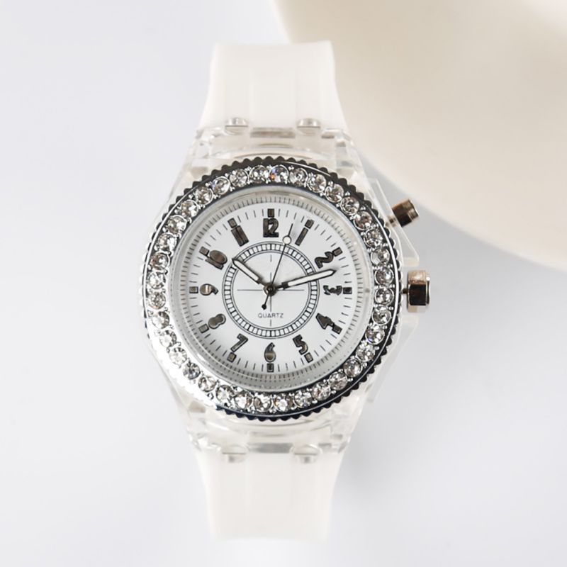 LED étanche rétro-éclairage cristal Quartz montre Flash lumineux cristal Quartz tendance montre-bracelet Sport montres 5 couleurs