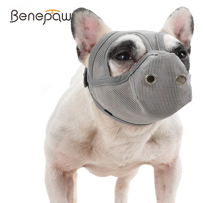 Benepaw Korte Snuit Hond Muilkorf Verstelbare Ademend Mesh Tong Out Bulldog Mond Cover Masker Voor Blaffen Bijten Kauwen