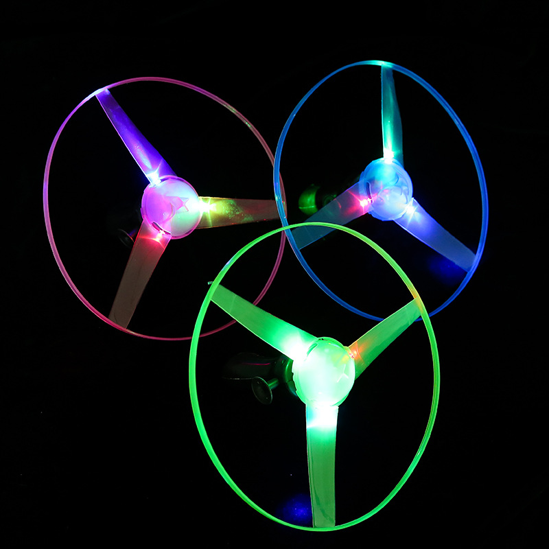 1PC Funny Spinning Flyer Luminous Flying UFO LED Light Handle Flash Flying Toys for Kids Outdoor Game Color Random For Kid