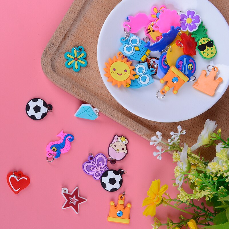 30Pcs Diy Kleurrijke Loom Rubber Band Armband Sieraden Maken Kralen Speelgoed Kleurrijke Dier Bloem Kralen Hangers Willekeurige Stijl