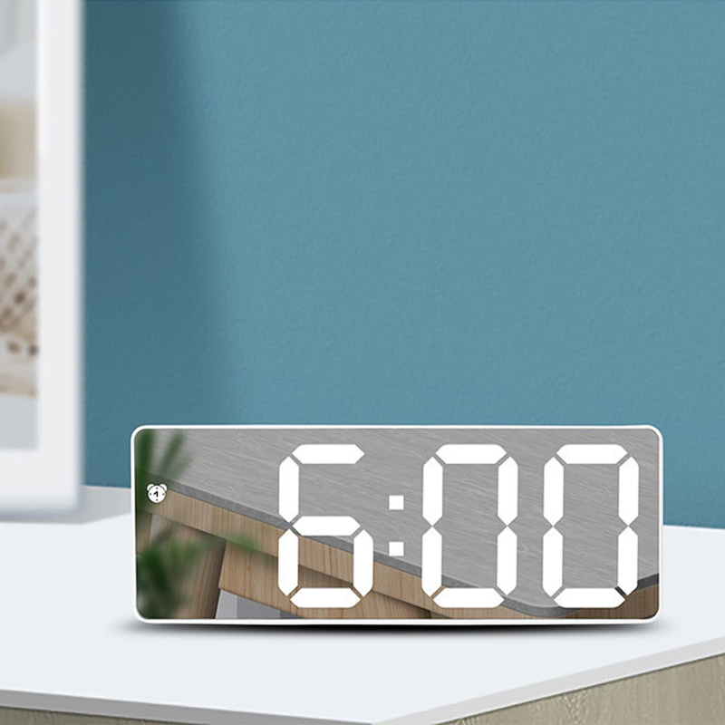LED Mirror Digital Clock Alarm Battery USB Charging Date Temperature Display Snooze Funtion Electronic Watch Home Office Decor