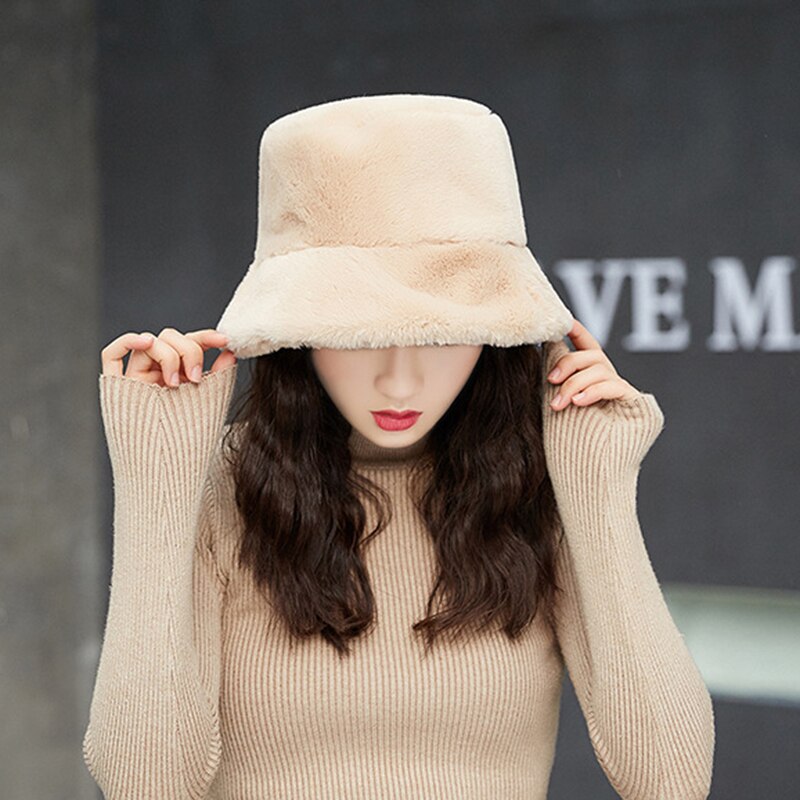 Chique dames hoeden winter reizen gorros pluche imitatiebont brede rand dik warm effen koud emmer pet hoofdaccessoires: Beige