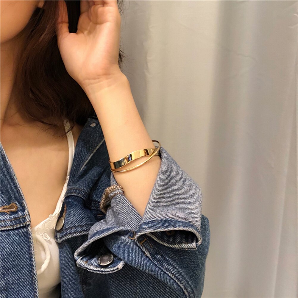 koreanische Neue Glänzende Doppel Schicht Geometrische Unregelmäßige Quer Welligkeit Öffnung Armband Schmuck Armreif für Frauen Mädchen Party