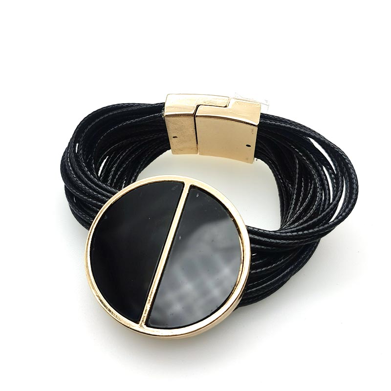 Flerlags sorte læderarmbånd til kvinder wrap armbånd metal charms trendy punk smykker femme tilbehør smykker: 1