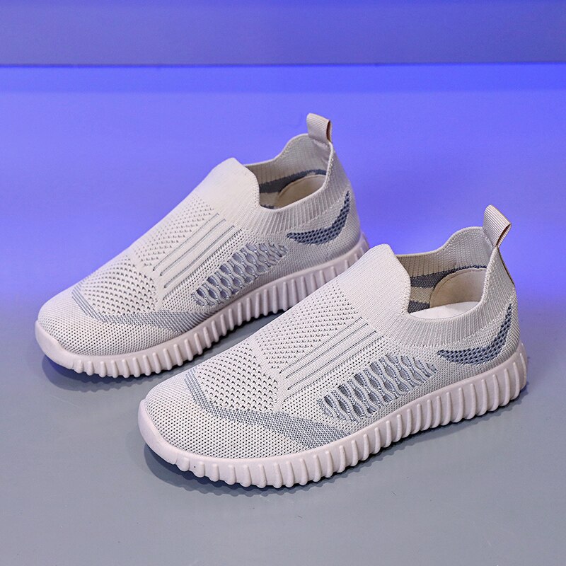 light sneakers women breathable mesh vulcanized shoes outdoor flat slip-on sock shoes women for walking plus size 35-40 woman
