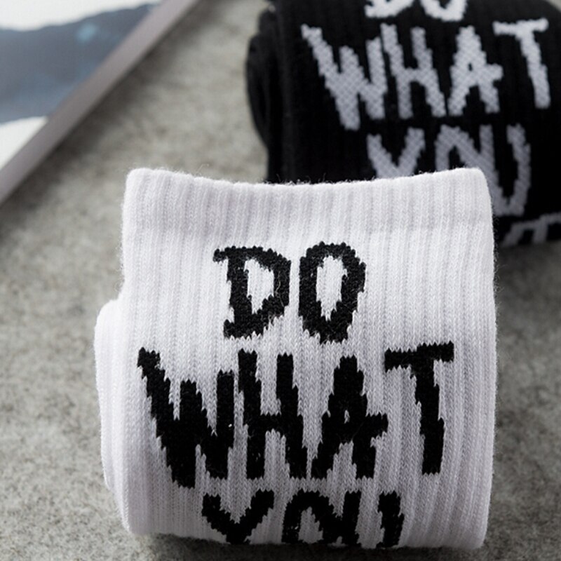 Grappige Brief Korea Halajuku Hip-Hop Straat Skate Sokken Kousen Mannen Zwart Wit Casual Katoen Korte Sokken Winter: WHITE