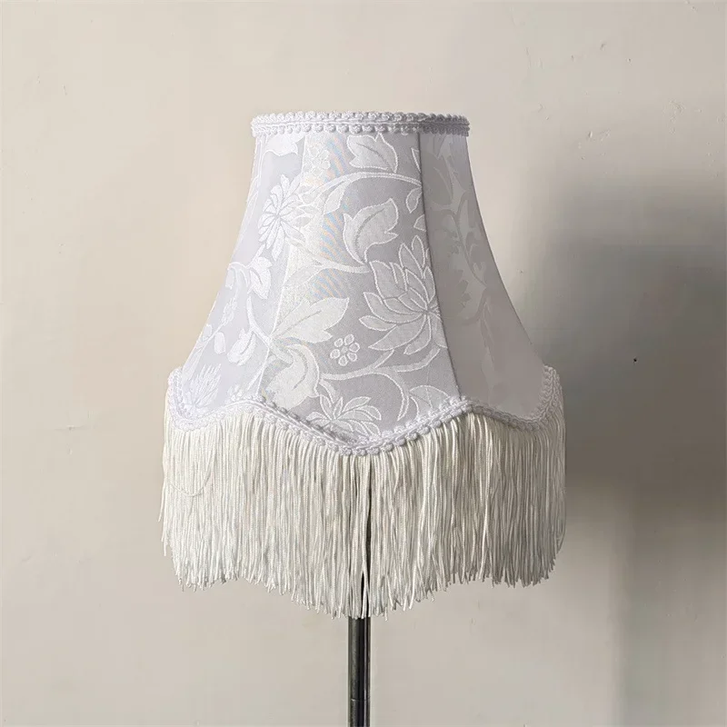 Blumen-Quasten-Lampenschirm, kreativer Nachttisch, gewebte Lampenabdeckungen für Tischlampe, handgefertigtes Beleuchtungszubehör im europäischen Stil: Licht Grau