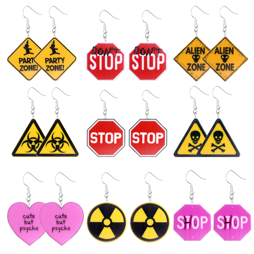 Tegneserieøreringe, søde akryl, sjove stop, vejskilte, advarselsskilte, rumvæsener