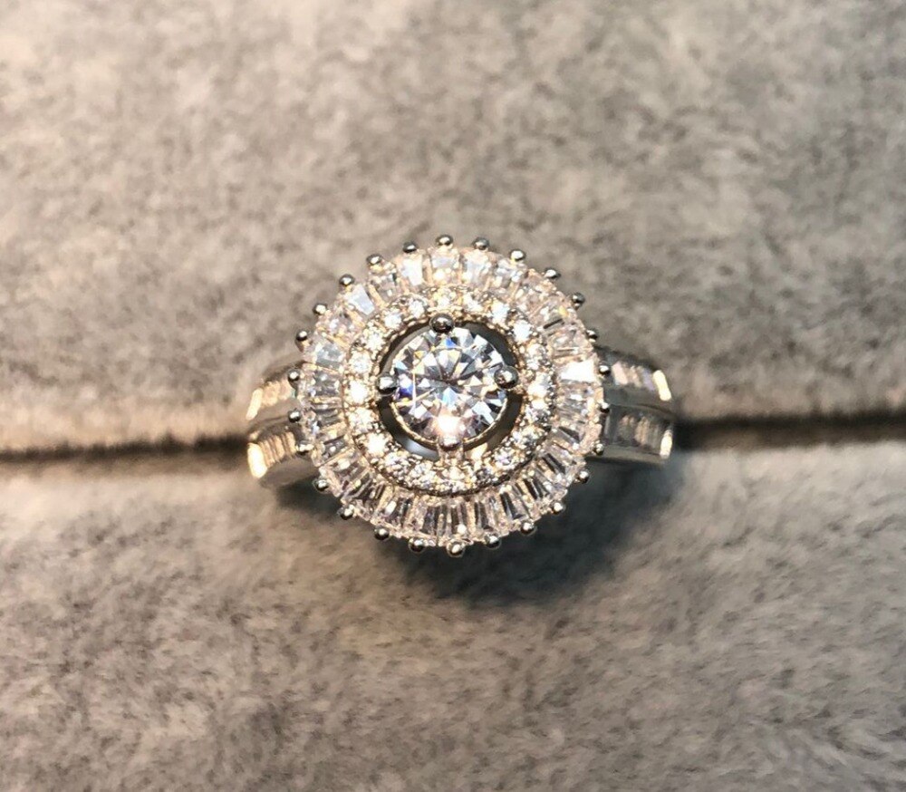 Niedliche Weibliche Große Finger Ring Silber Farbe Kristall Zirkon Stein Engagement Ring Jahrgang Hochzeit Ringe Für Frauen