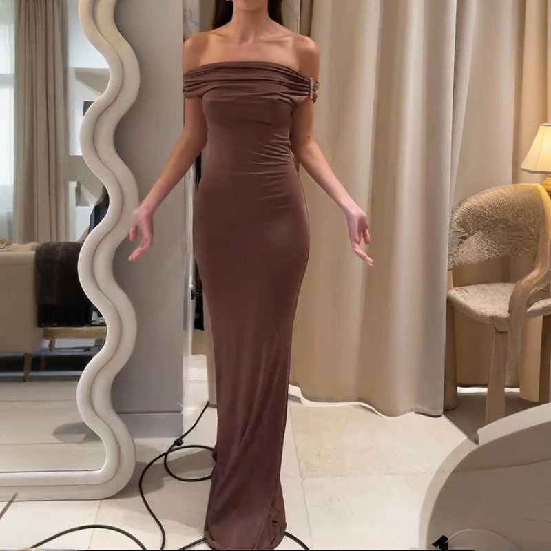 Fransk stil omlottklänning i höfter och smal enfärgad bankettlång klänning med snedskuren krage och off-shoulder-krage: Xxl / Beige
