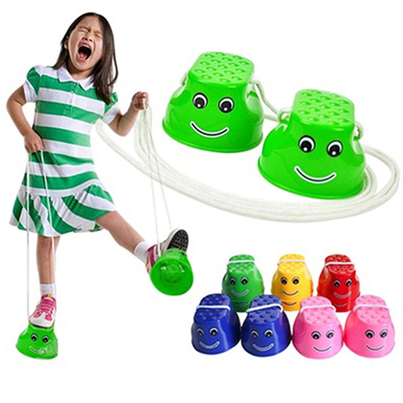 1 par udendørs plastik balance træningsudstyr smile hoppe stylter koordinationsspil hoppe fødder stylter til børn legetøj