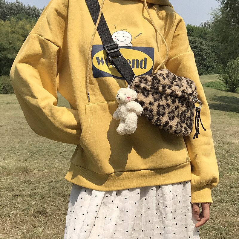 Kvinder brysttaske vintage leopard blød plys pung skuldertasker kvindelig rem telefontaske søde crossbody tasker til piger: Leopard med bjørn