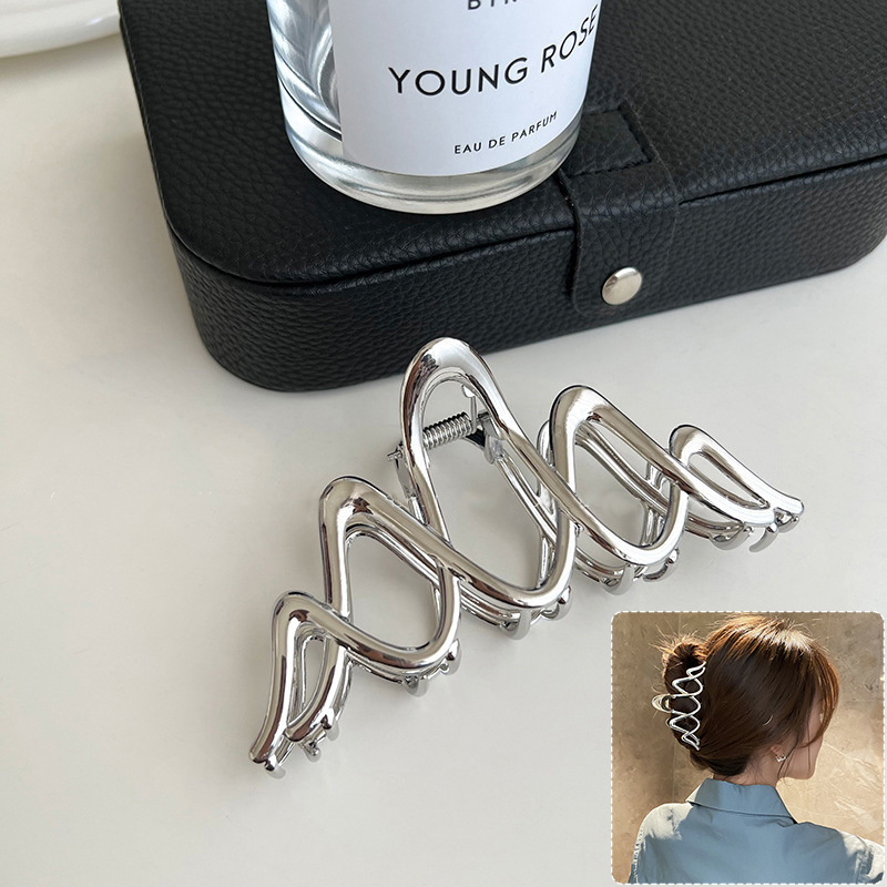 Pinza para el pelo para mujer, pinza para el pelo de Metal dorado y plateado con ondas geométricas elegantes, accesorios grandes, pinzas de mandíbula de cangrejo Punk, tocado 2023: Plata