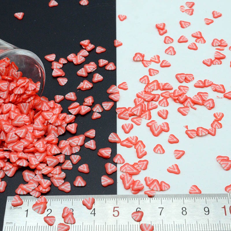 100g/ delar polymerlera jordgubbsströssel härlig konfetti för att göra hantverk, gör det själv